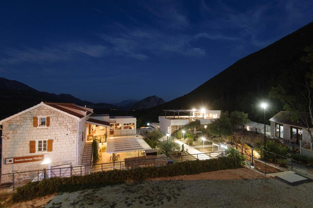 Village Property Trusa Tugare Esterno foto